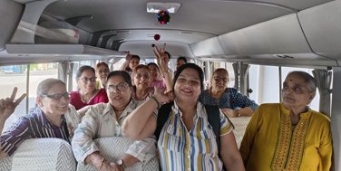 tempo traveller rate