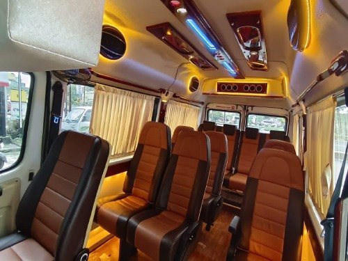 12 Seater Luxury Tempo Traveller Kerala – Stylish Tourist Rentals